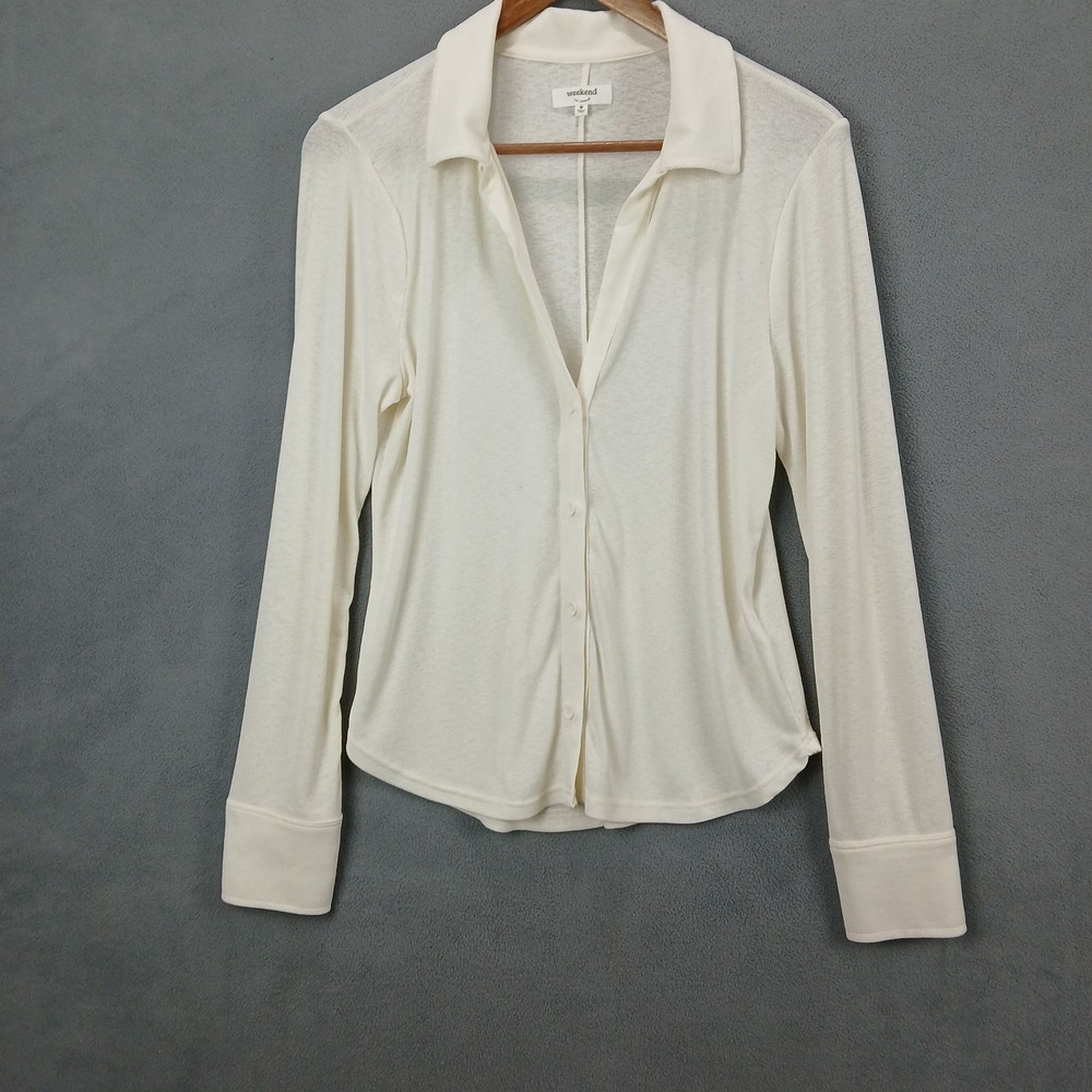 Weekend Suri Top Womens Medium Beige Stretch Knit Ribbed Shirttail Hem Button Up